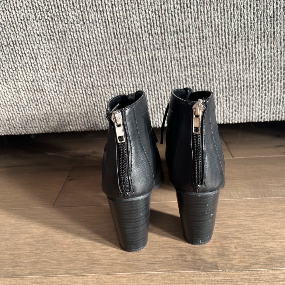 Call it Spring Heels - Picture 4 of 4